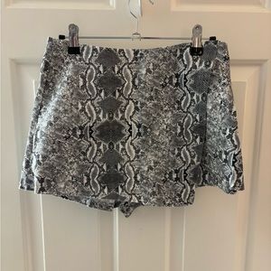 Snake print mini skirt size small